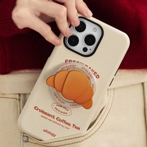 The case lifted from a trouser pocket with the croissant holder facing out